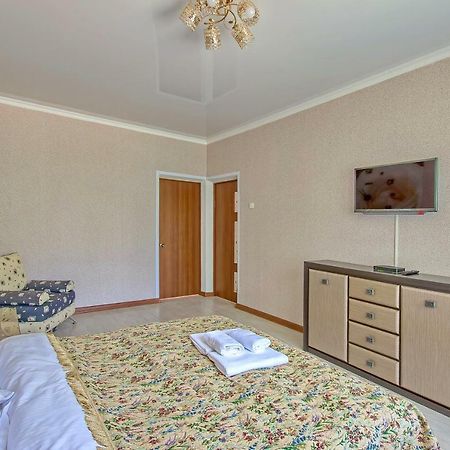 Cozy apartment on Rozybakiev 145. Atakent Almatı Dış mekan fotoğraf