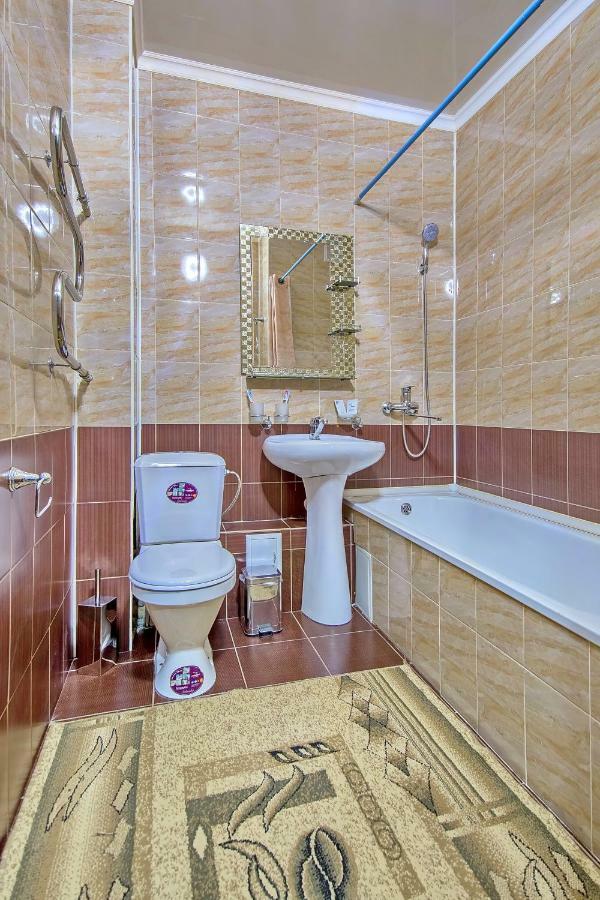 Cozy apartment on Rozybakiev 145. Atakent Almatı Dış mekan fotoğraf