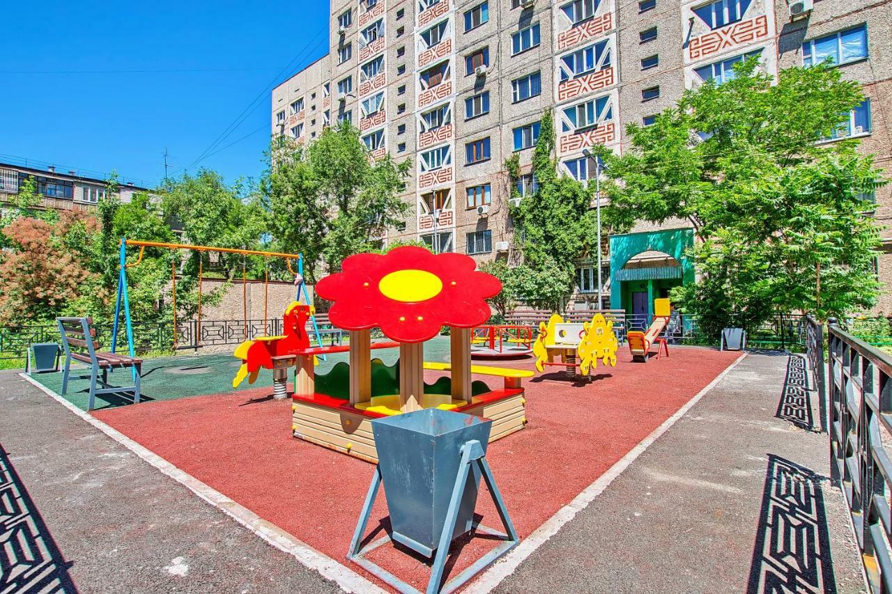 Cozy apartment on Rozybakiev 145. Atakent Almatı Dış mekan fotoğraf
